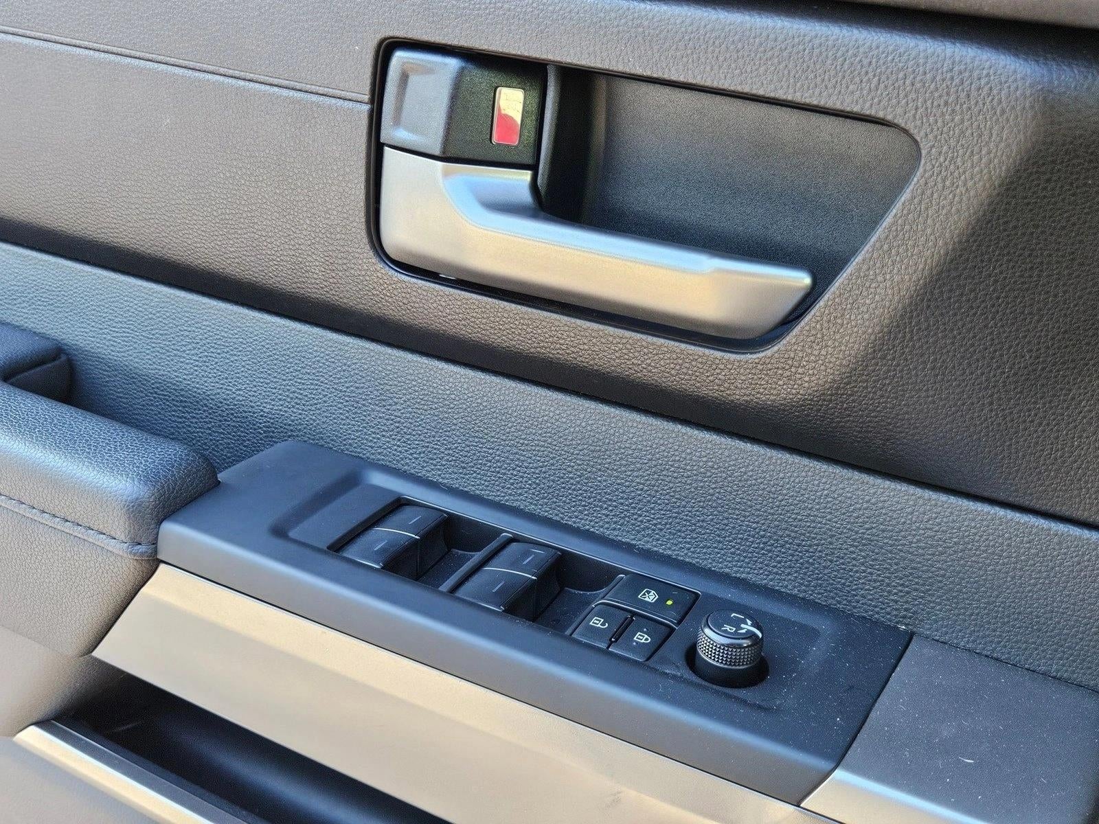 2025 Toyota Tundra 4WD 4WD SR5 CrewMax 5.5' Bed (Natl)