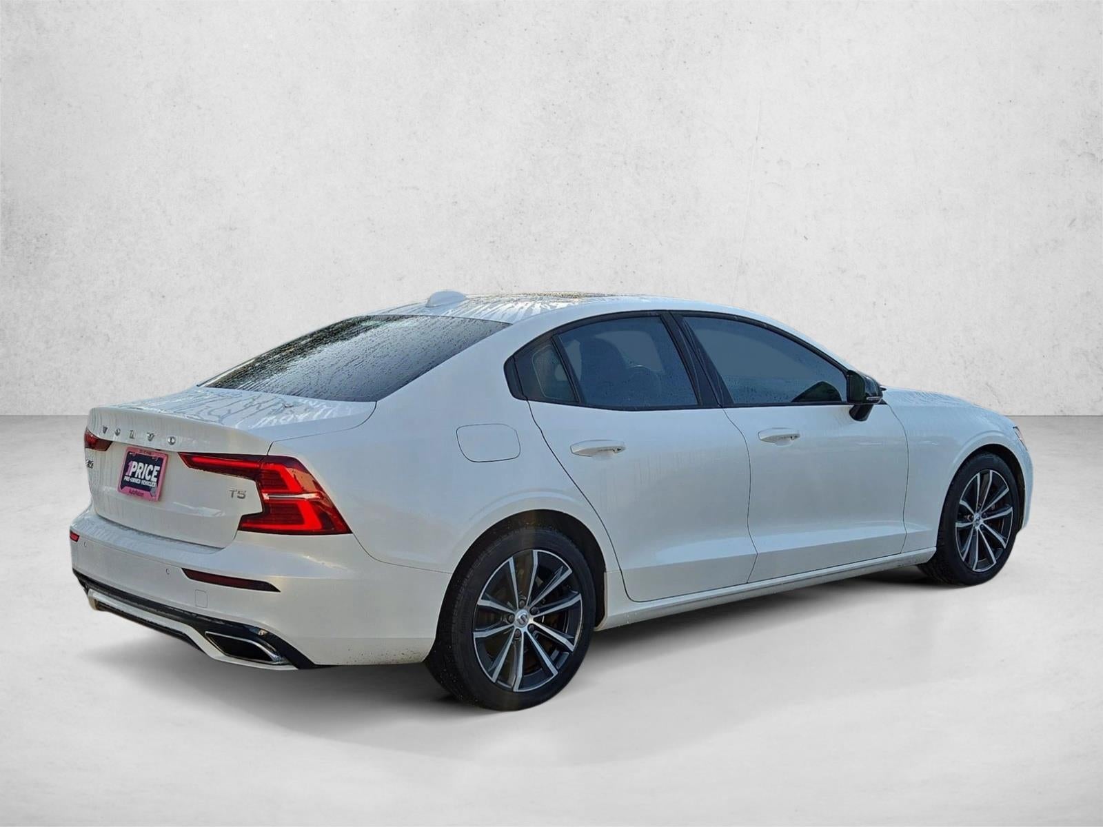 2021 Volvo S60 T5 FWD Momentum