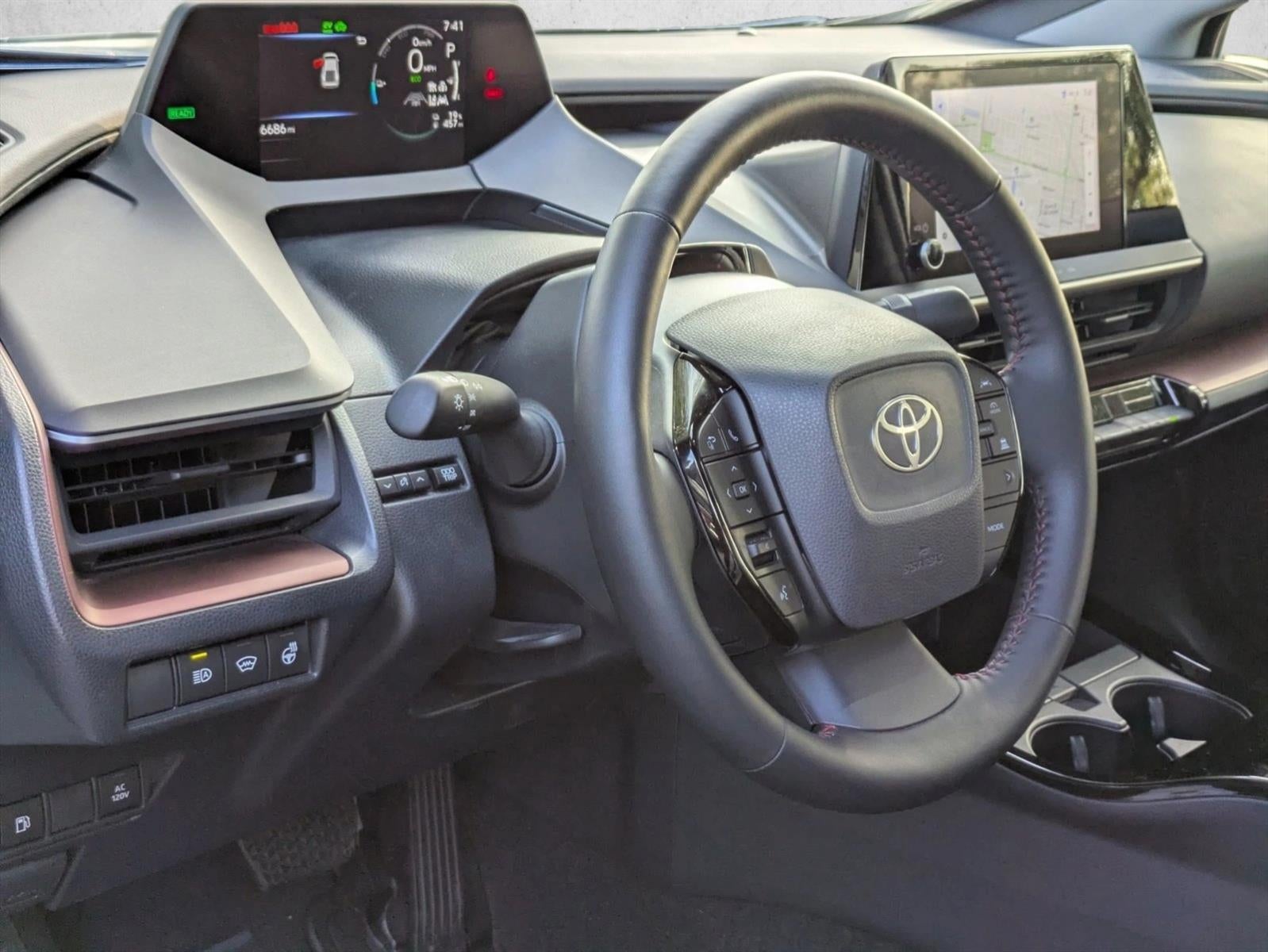 2025 Toyota Prius Plug-In Hybrid SE (Natl)