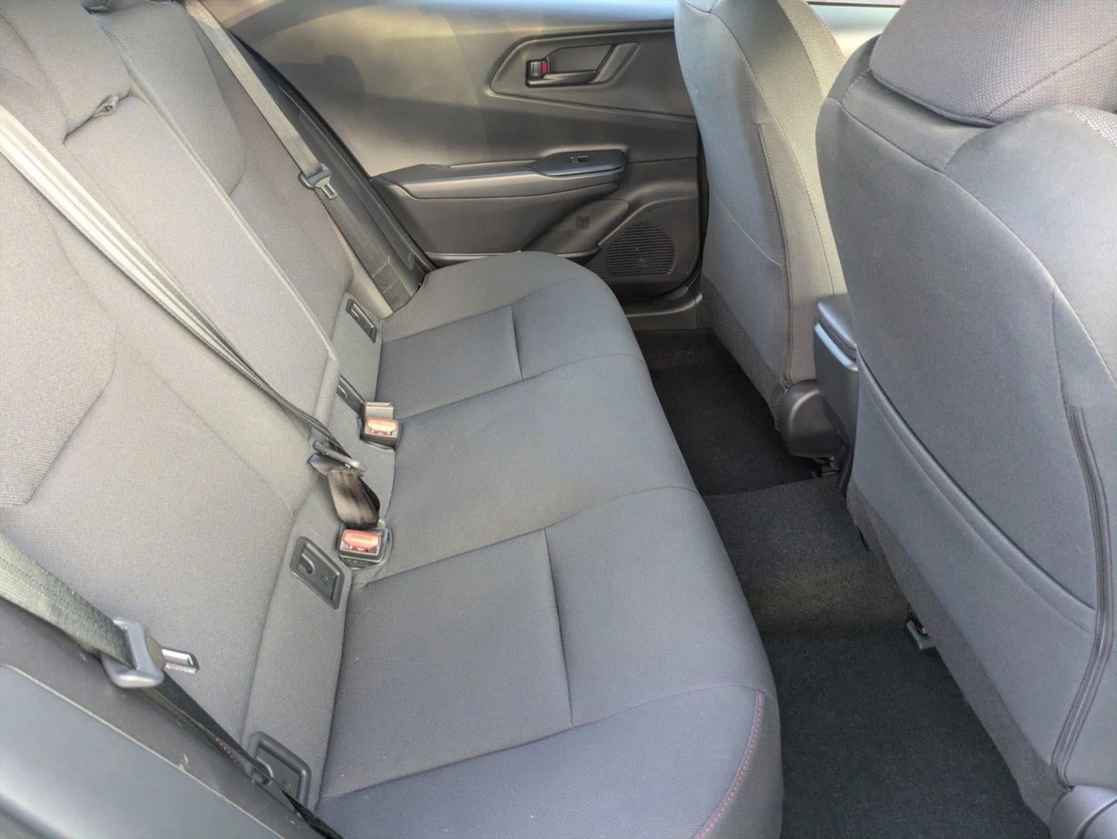 2025 Toyota Prius Plug-In Hybrid SE (Natl)