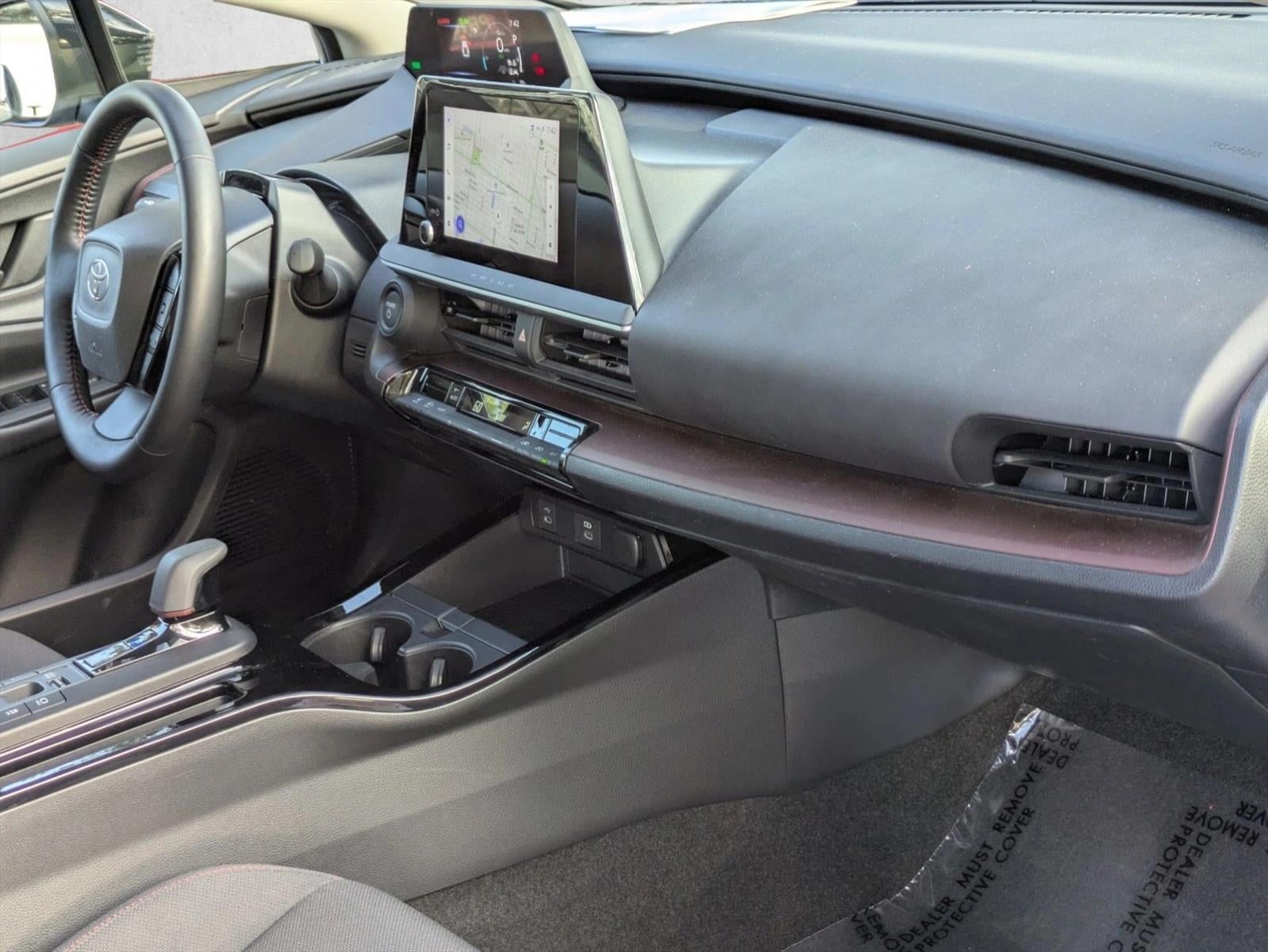 2025 Toyota Prius Plug-In Hybrid SE (Natl)