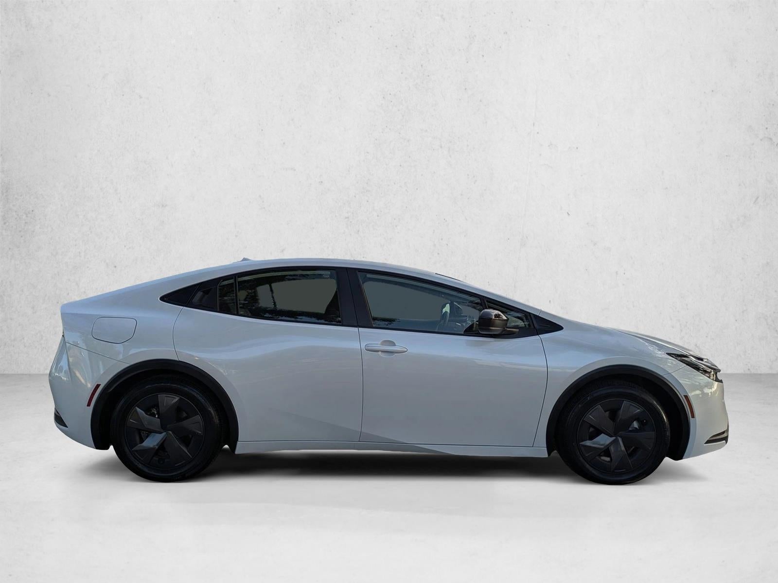 2025 Toyota Prius Plug-In Hybrid SE (Natl)