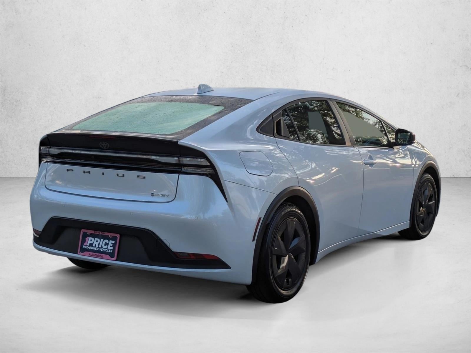 2025 Toyota Prius Plug-In Hybrid SE (Natl)