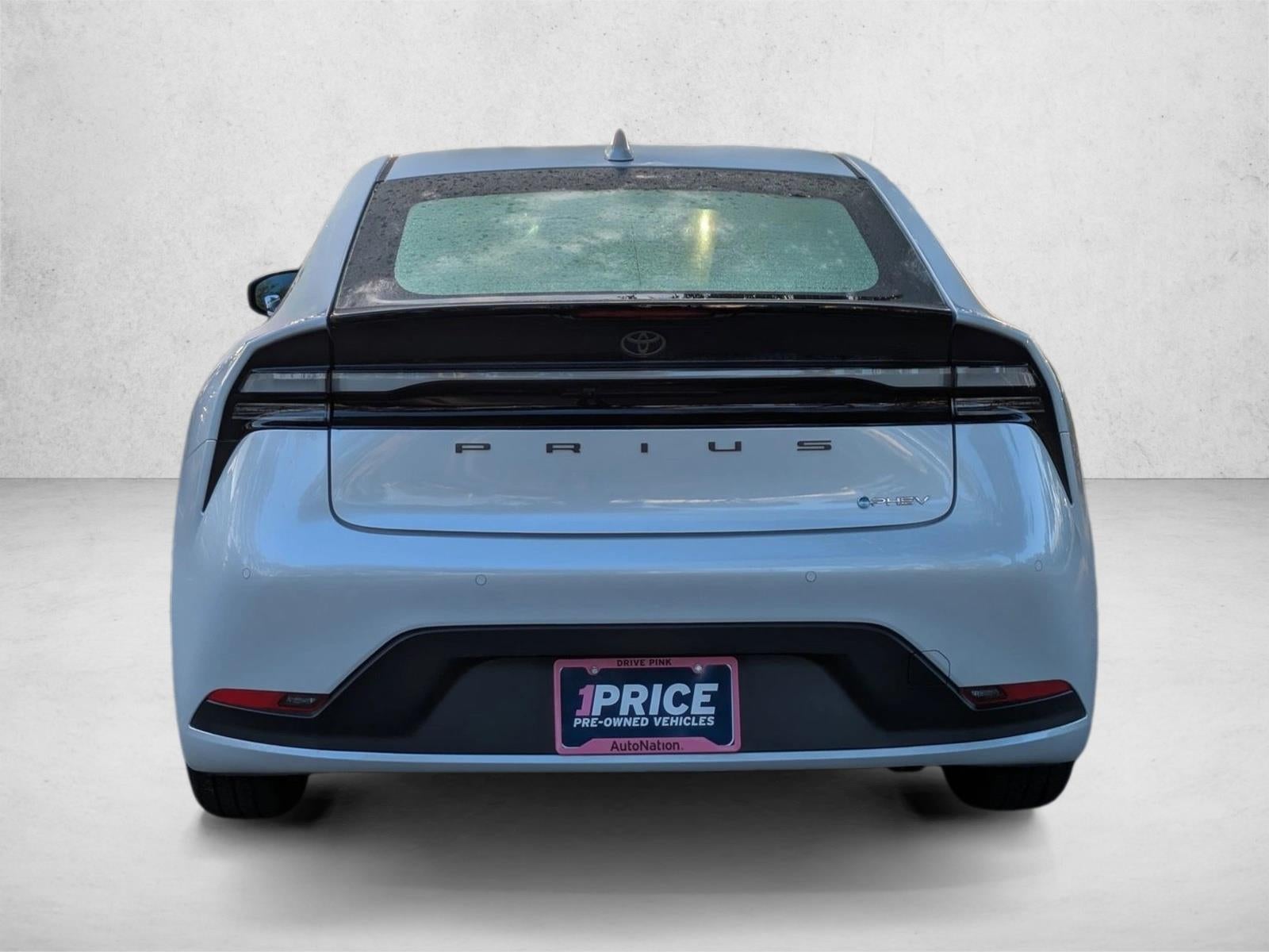 2025 Toyota Prius Plug-In Hybrid SE (Natl)