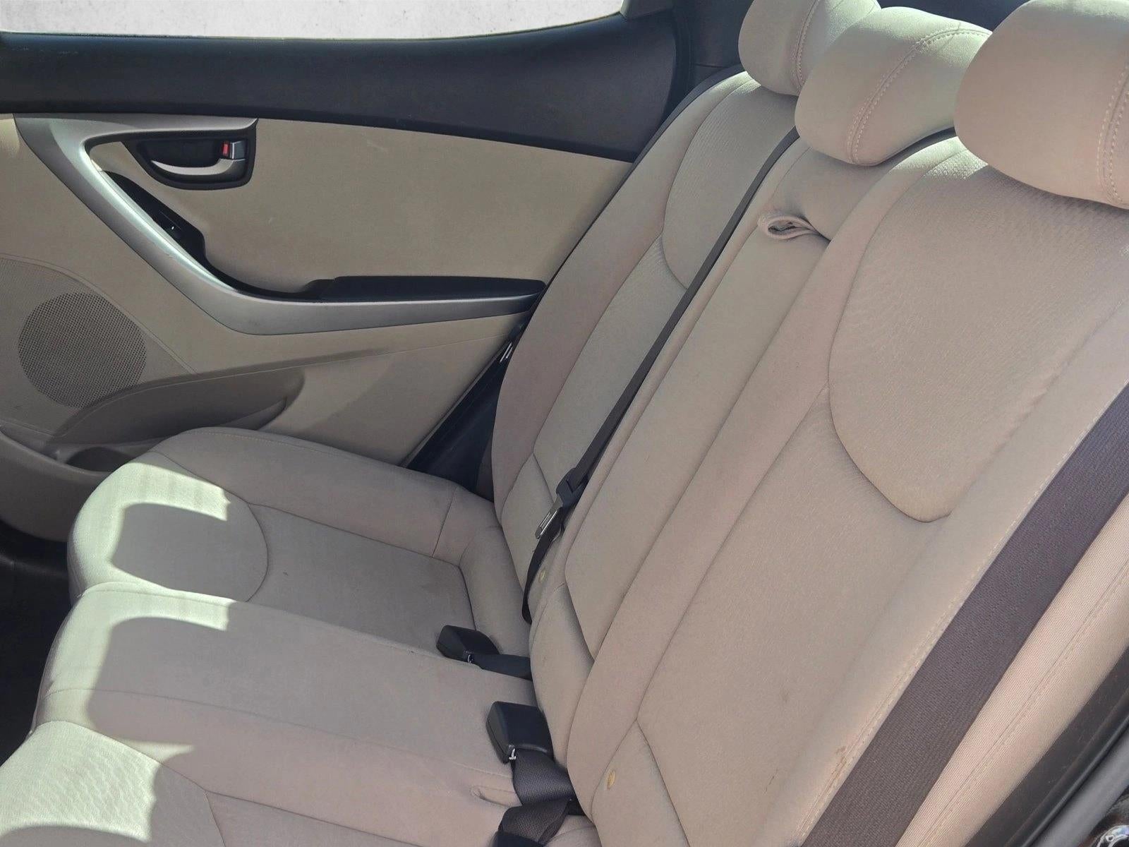 2016 Hyundai ELANTRA 4dr Sdn Auto SE