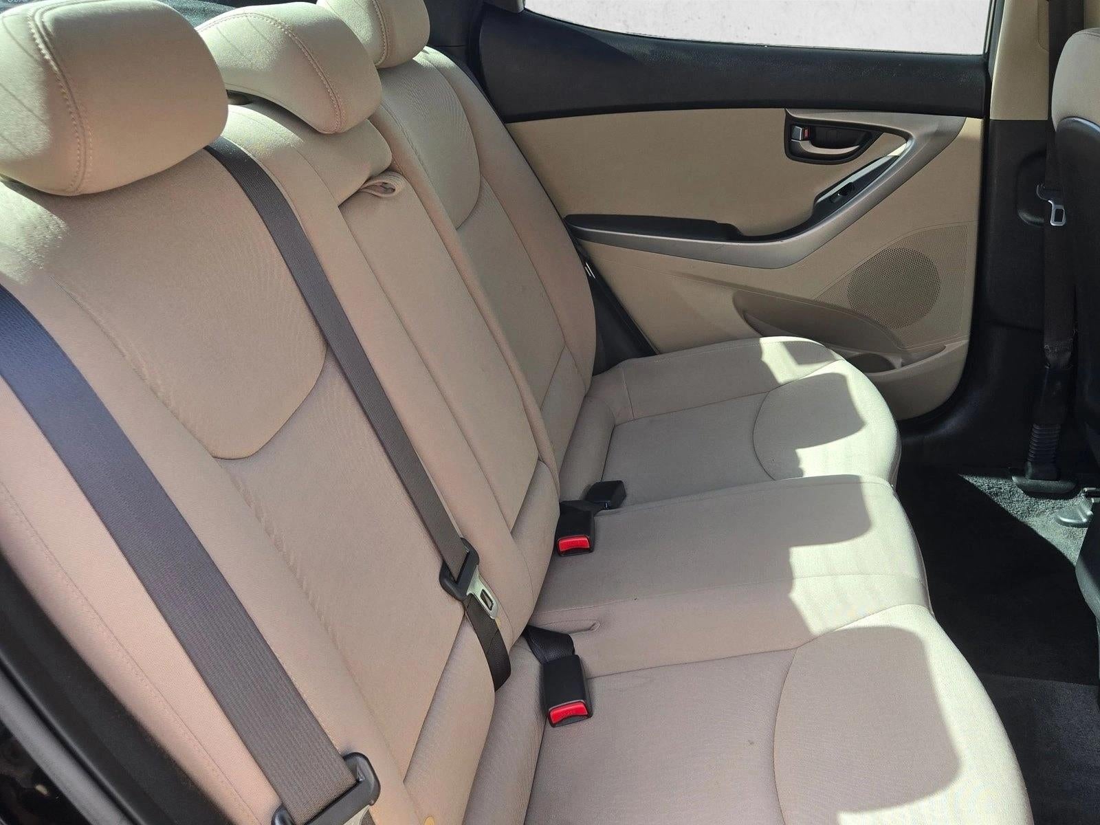 2016 Hyundai ELANTRA 4dr Sdn Auto SE