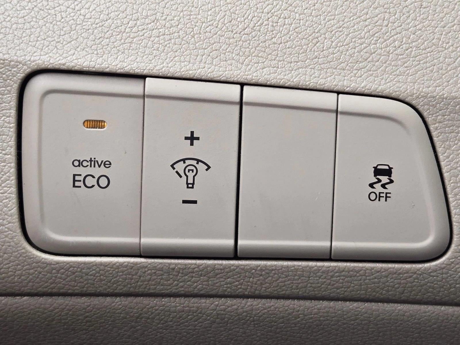 2016 Hyundai ELANTRA 4dr Sdn Auto SE