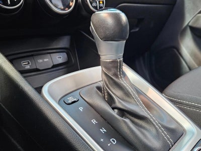 2023 Hyundai VENUE SEL IVT