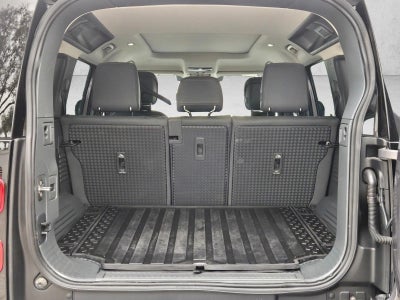 2024 Land Rover Defender 110 P400 X-Dynamic SE