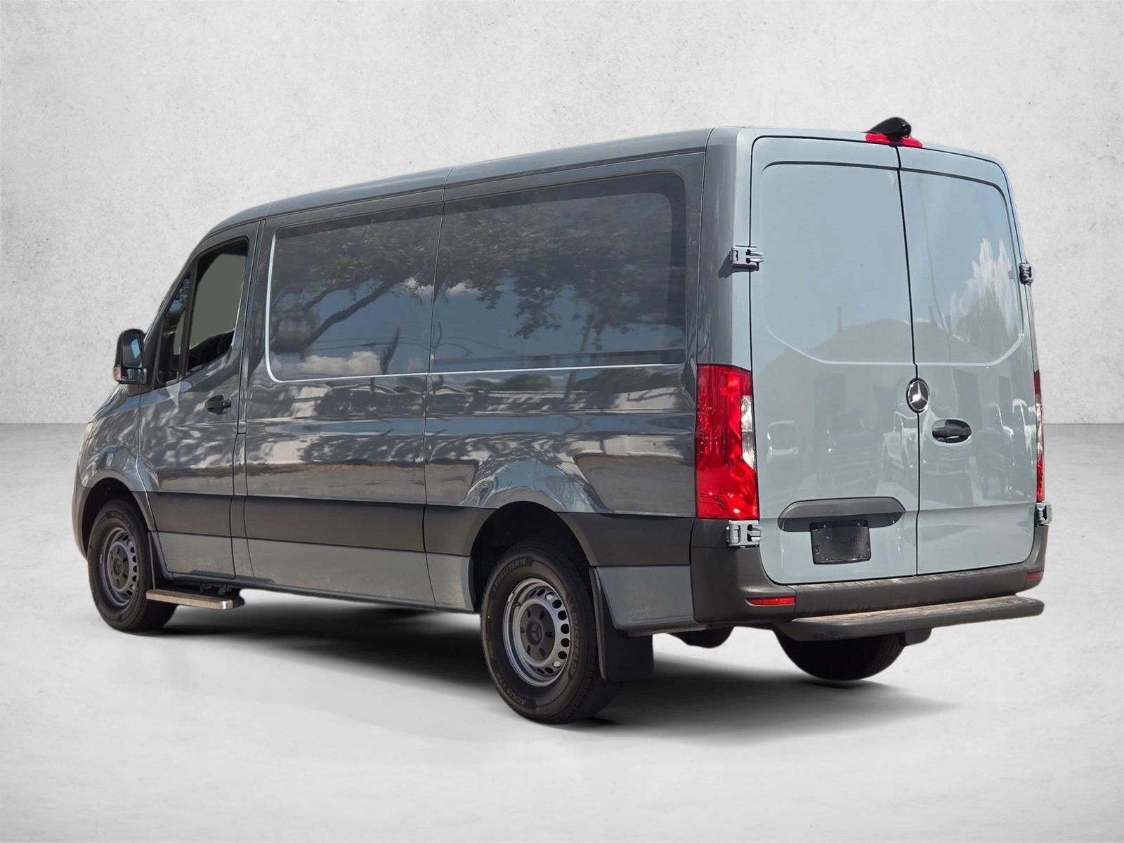 2021 Mercedes-Benz Sprinter Cargo Van 2500 Standard Roof I4 144" RWD