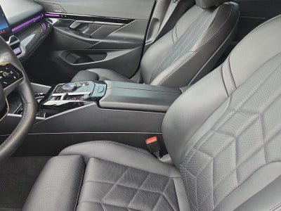 2025 BMW 530i Sedan