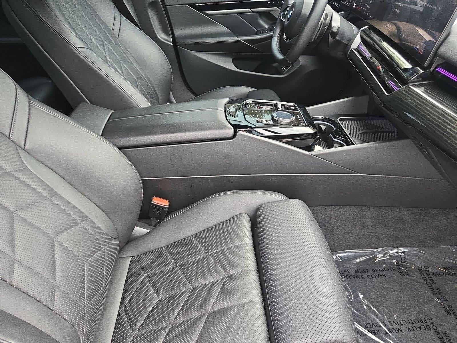 2025 BMW 530i Sedan