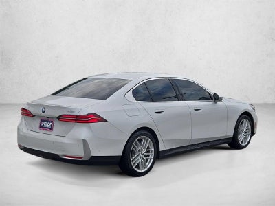 2025 BMW 530i Sedan