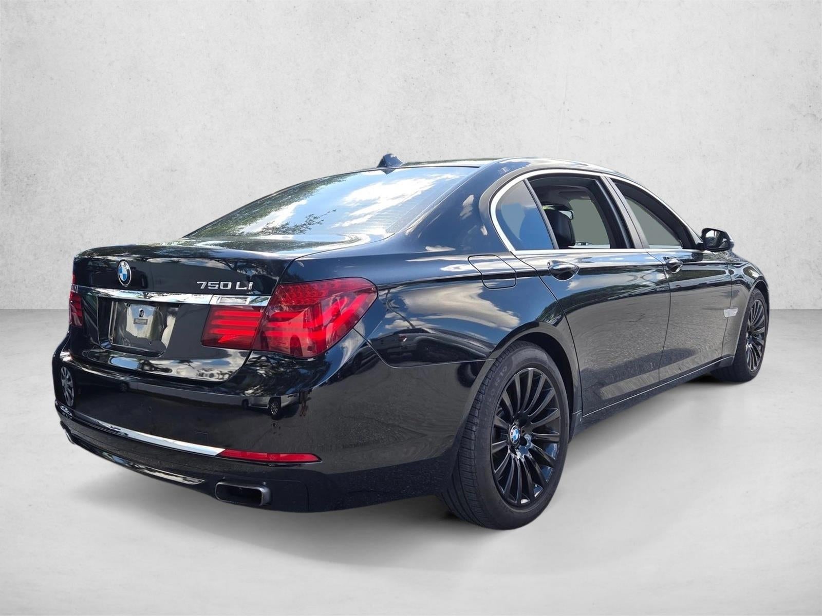2013 BMW 750Li Sedan