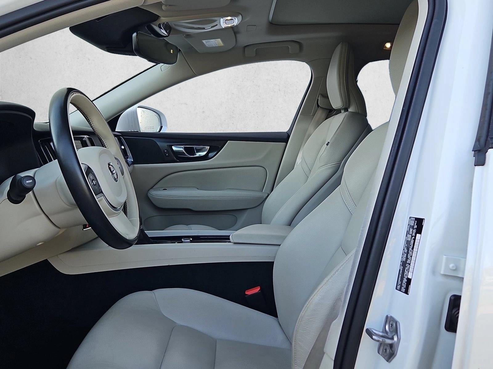 2020 Volvo V60 T5 FWD Momentum