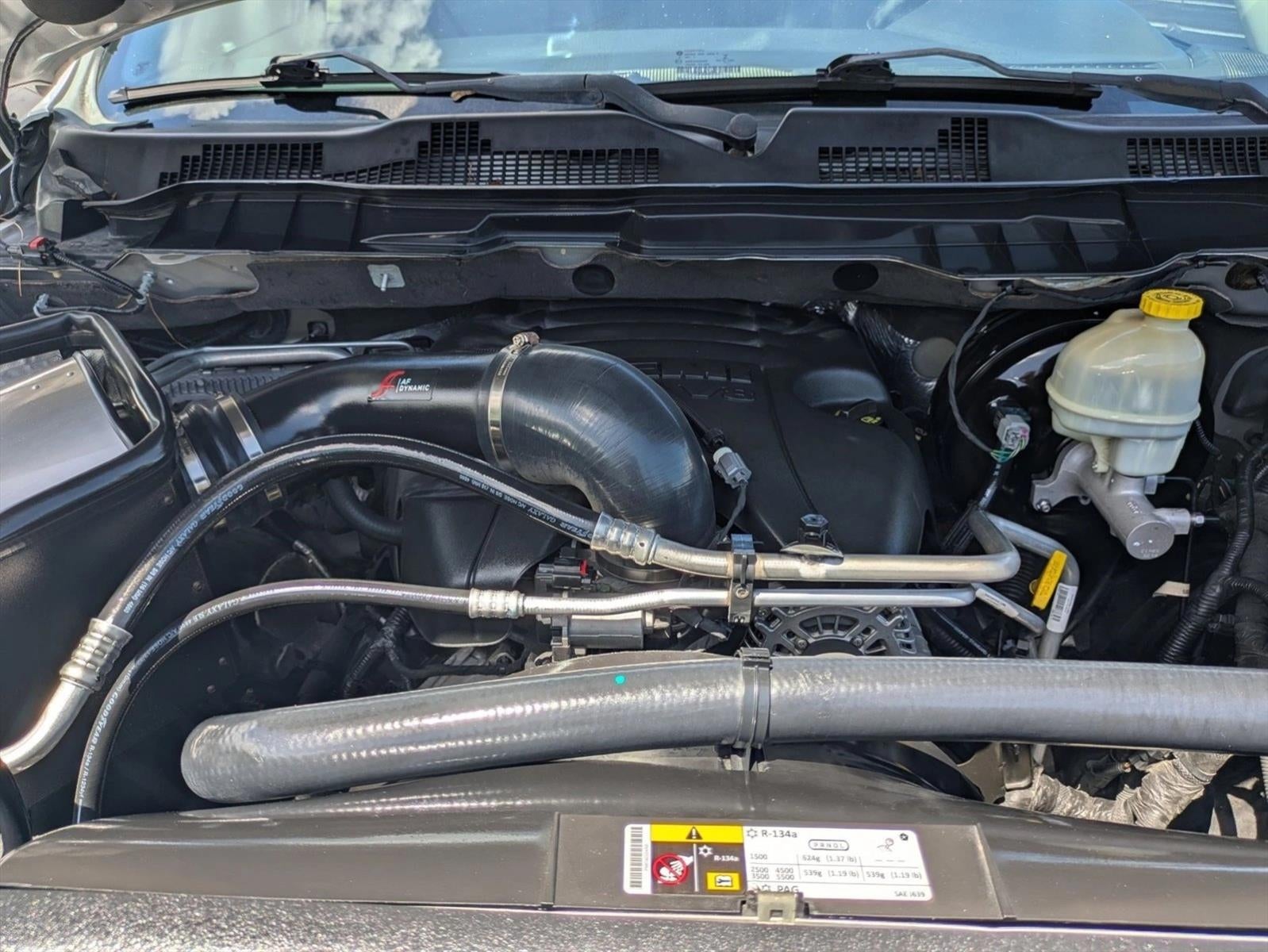 2014 RAM 1500 4WD Crew Cab 5.7 Ft Box Sport