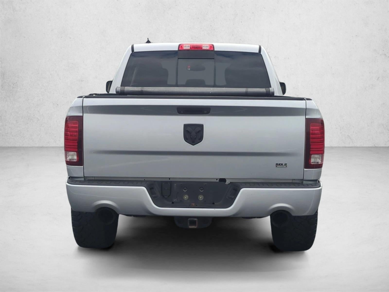 2014 RAM 1500 4WD Crew Cab 5.7 Ft Box Sport