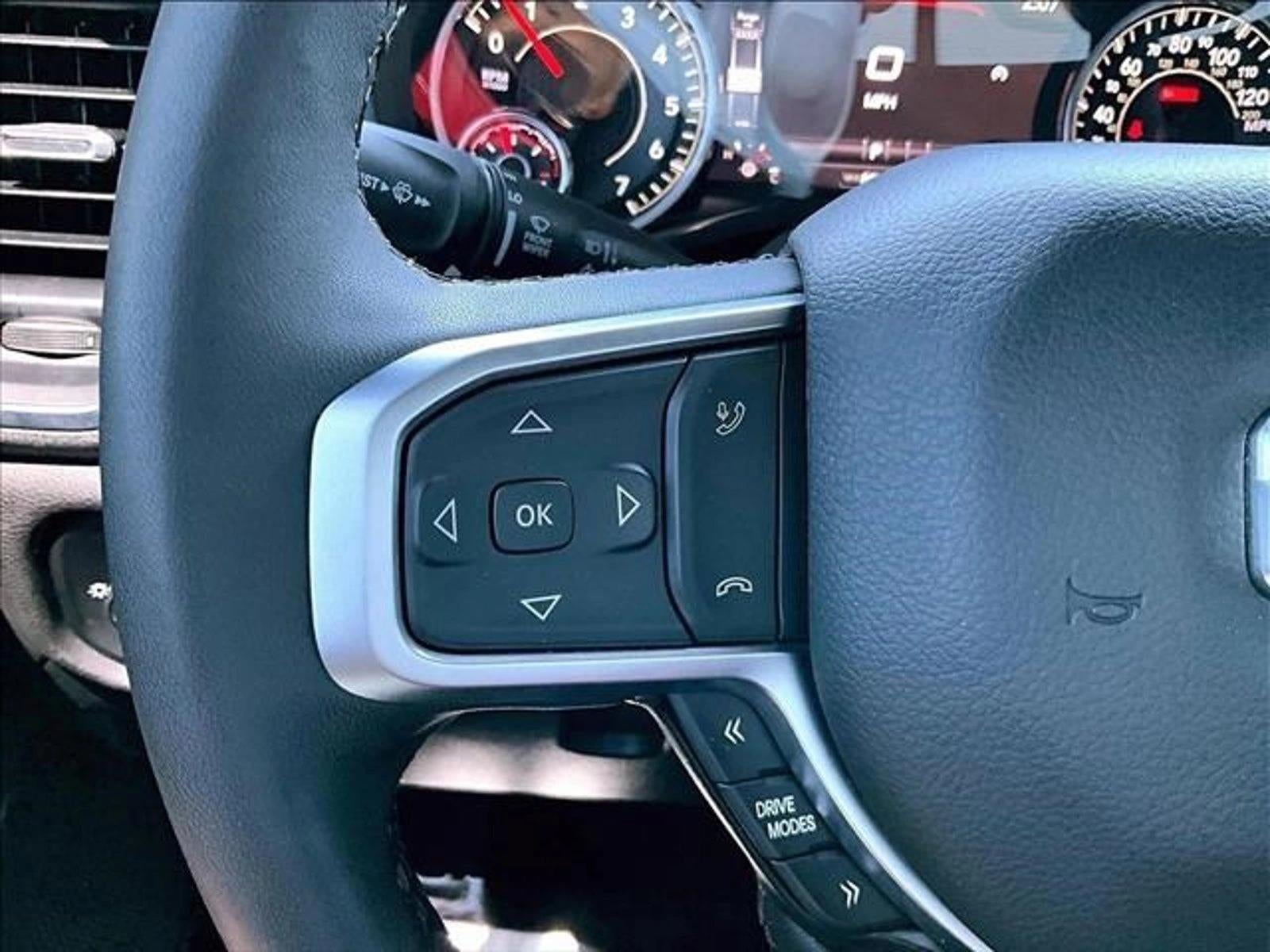 2025 RAM 1500 Big Horn 4x4 Crew Cab 5'7" Box