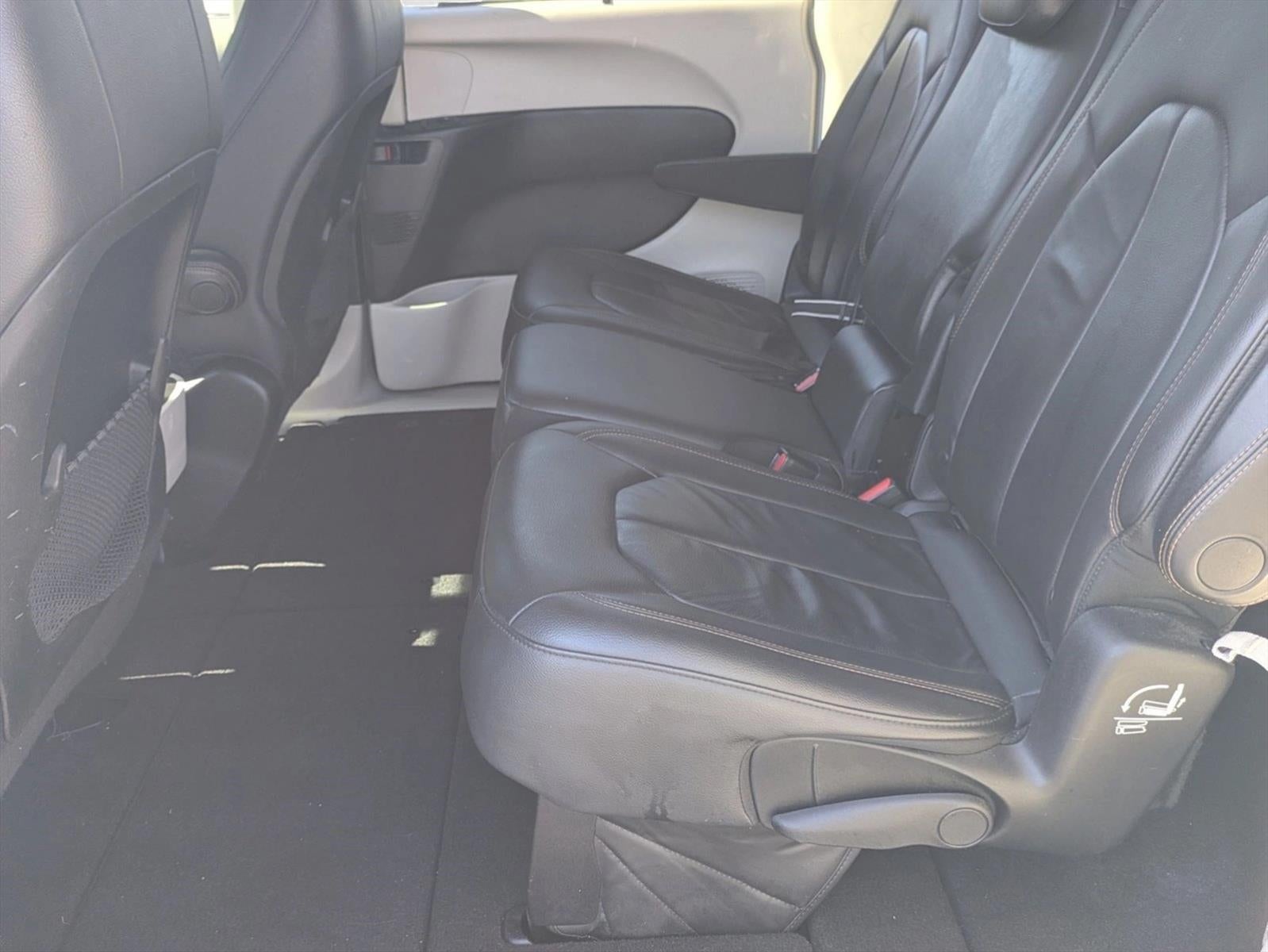 2017 Chrysler Pacifica Touring-L FWD