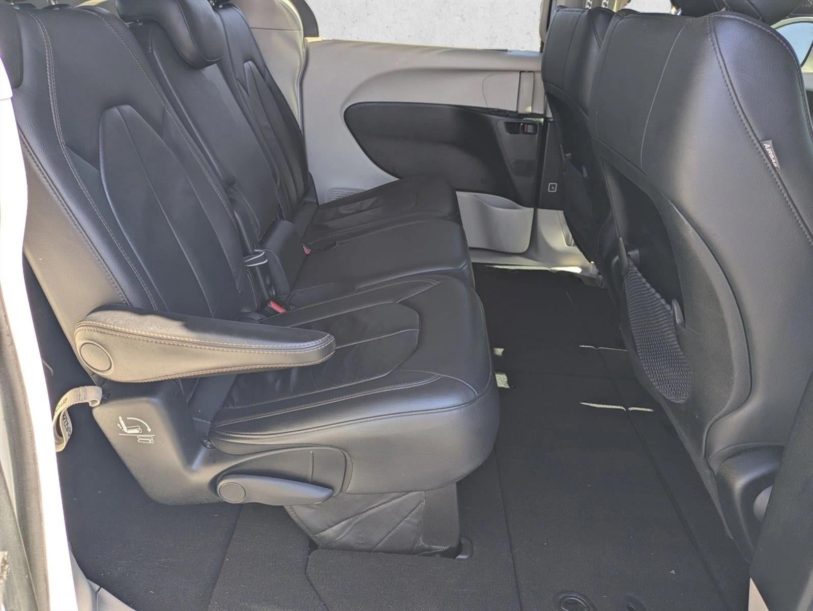 2017 Chrysler Pacifica Touring-L FWD