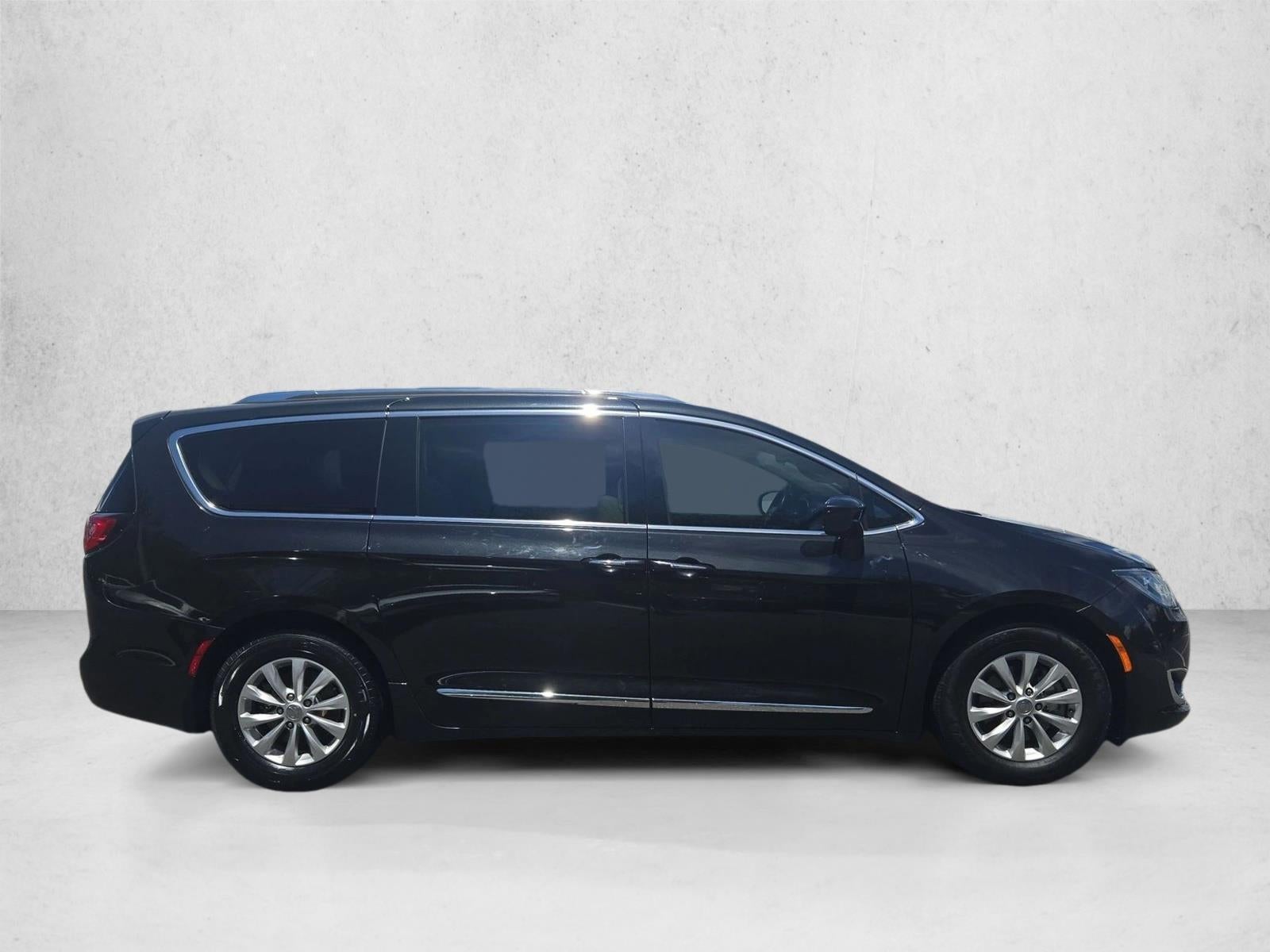 2018 Chrysler Pacifica Touring L FWD