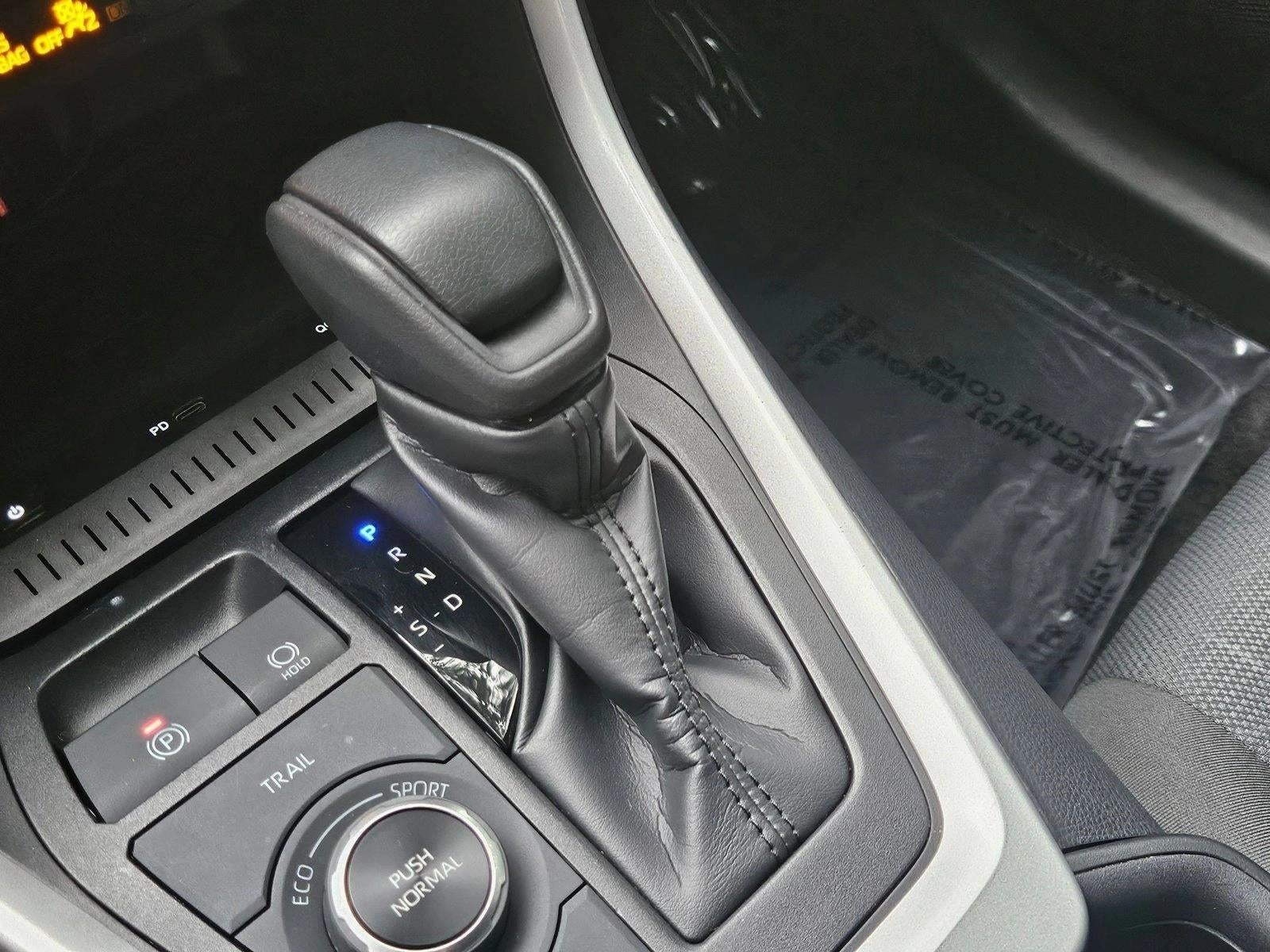 2025 Toyota RAV4 Hybrid XLE AWD (Natl)