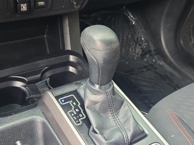 2022 Toyota Tacoma 2WD 2WD SR5 Double Cab 5' Bed V6 AT (GS)