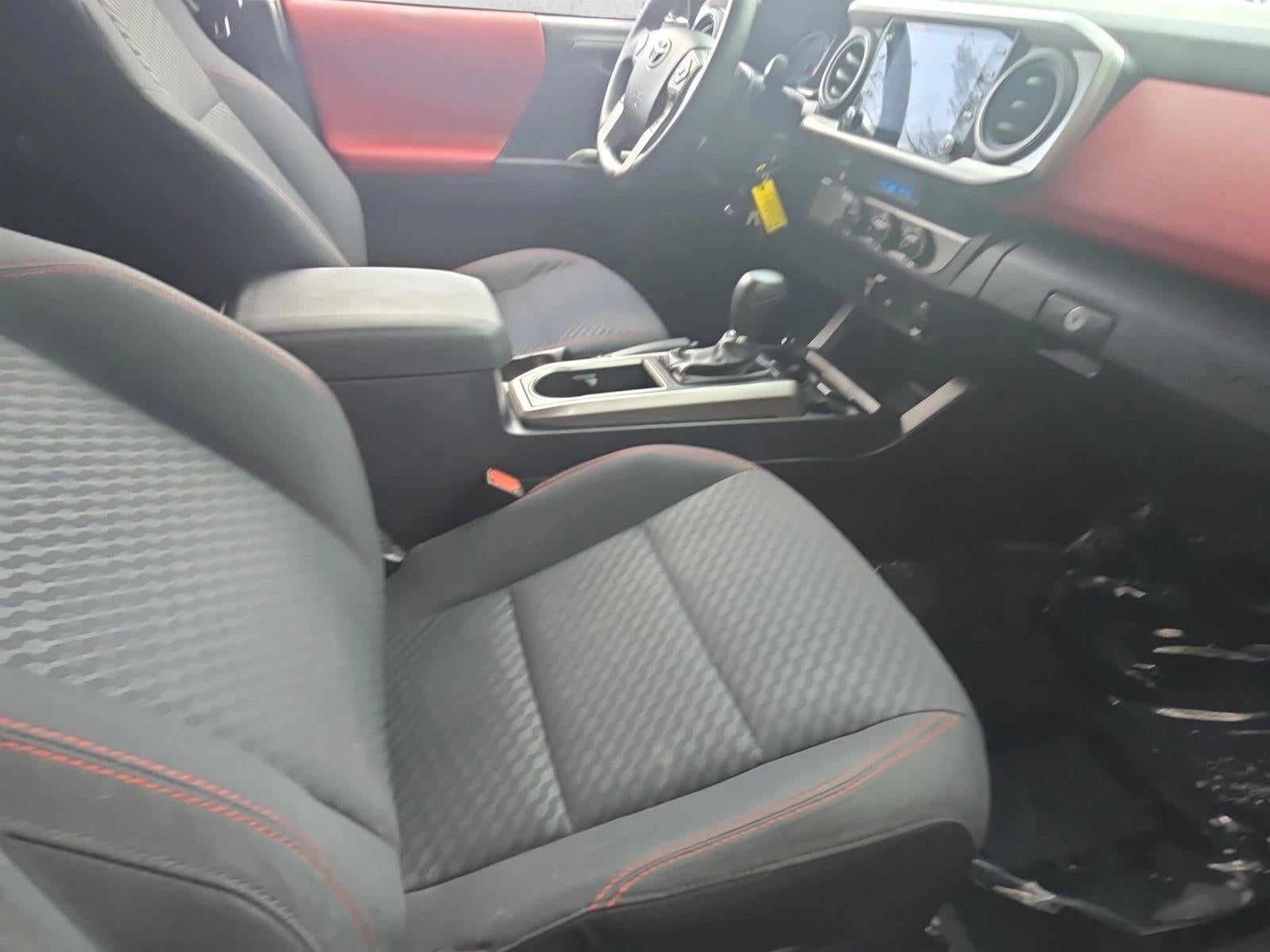 2022 Toyota Tacoma 2WD 2WD SR5 Double Cab 5' Bed V6 AT (GS)
