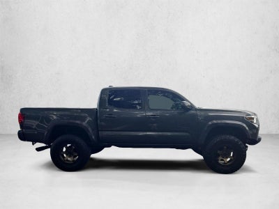 2022 Toyota Tacoma 2WD 2WD SR5 Double Cab 5' Bed V6 AT (GS)