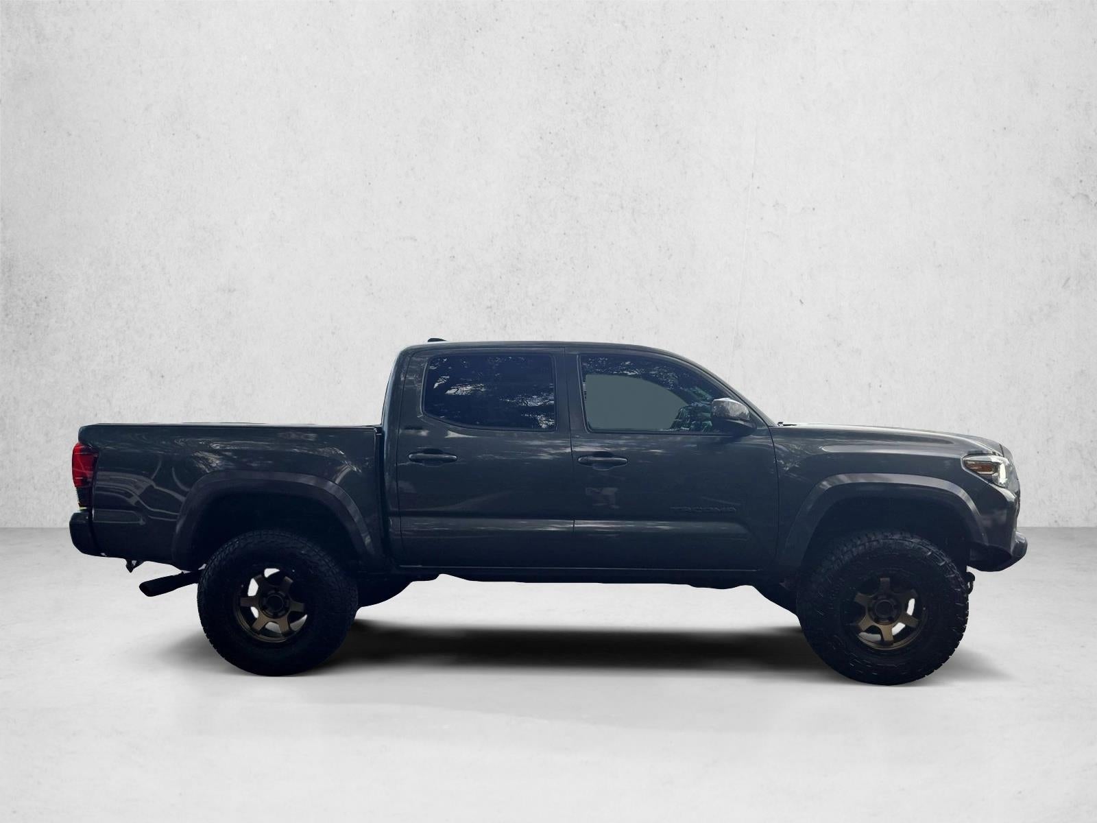 2022 Toyota Tacoma 2WD 2WD SR5 Double Cab 5' Bed V6 AT (GS)