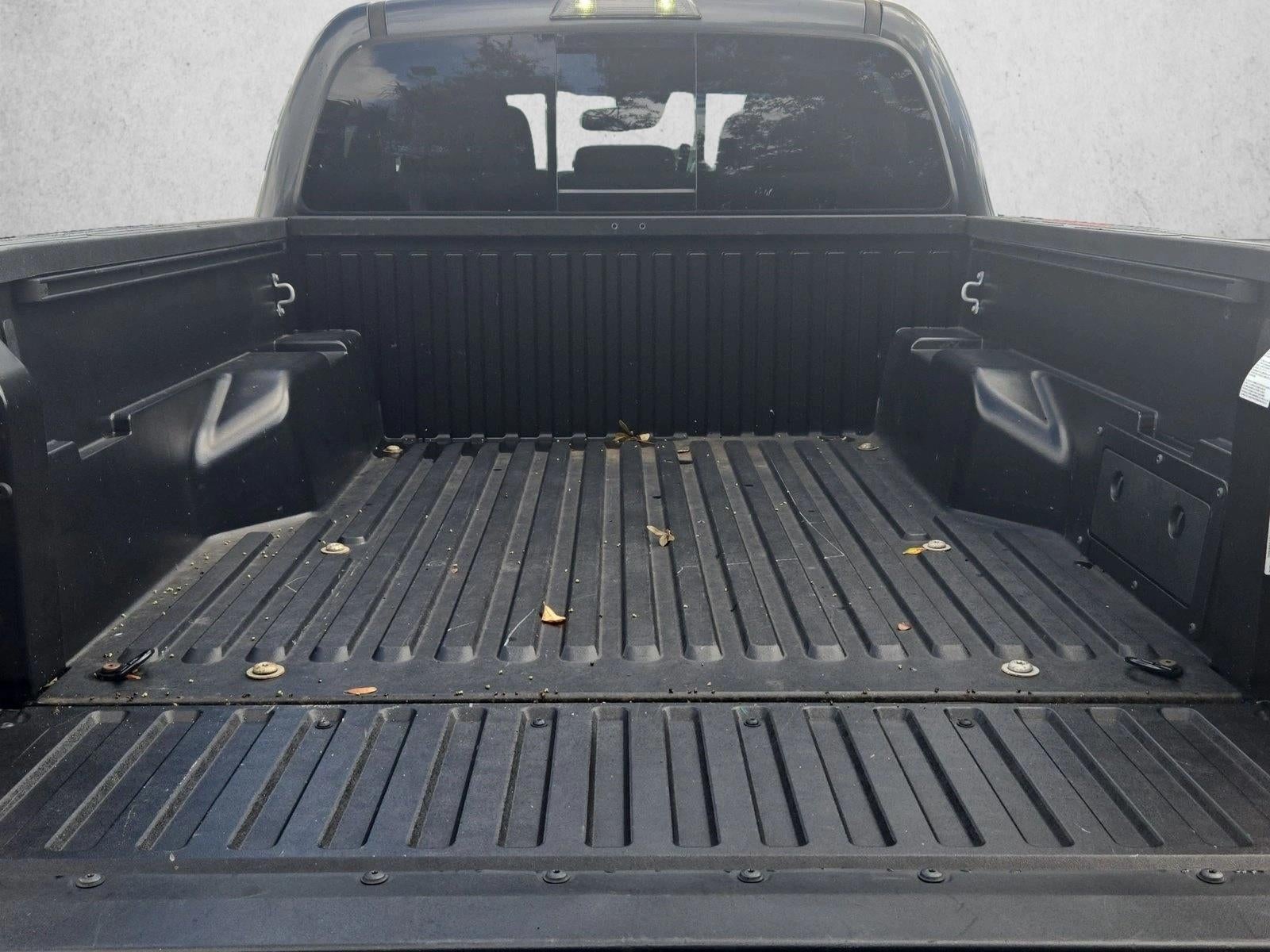 2022 Toyota Tacoma 2WD 2WD SR5 Double Cab 5' Bed V6 AT (GS)