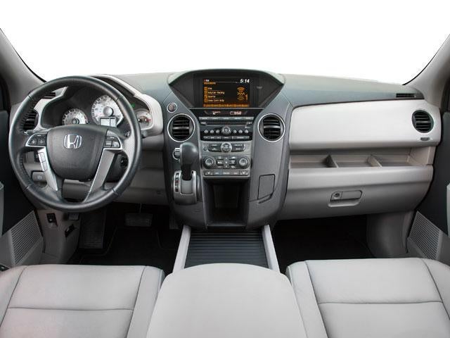 2012 Honda Pilot 2WD Touring with DVD Rear Entertainment System and Navigation