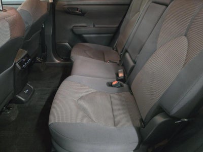 2024 Toyota Highlander LE FWD (Natl)