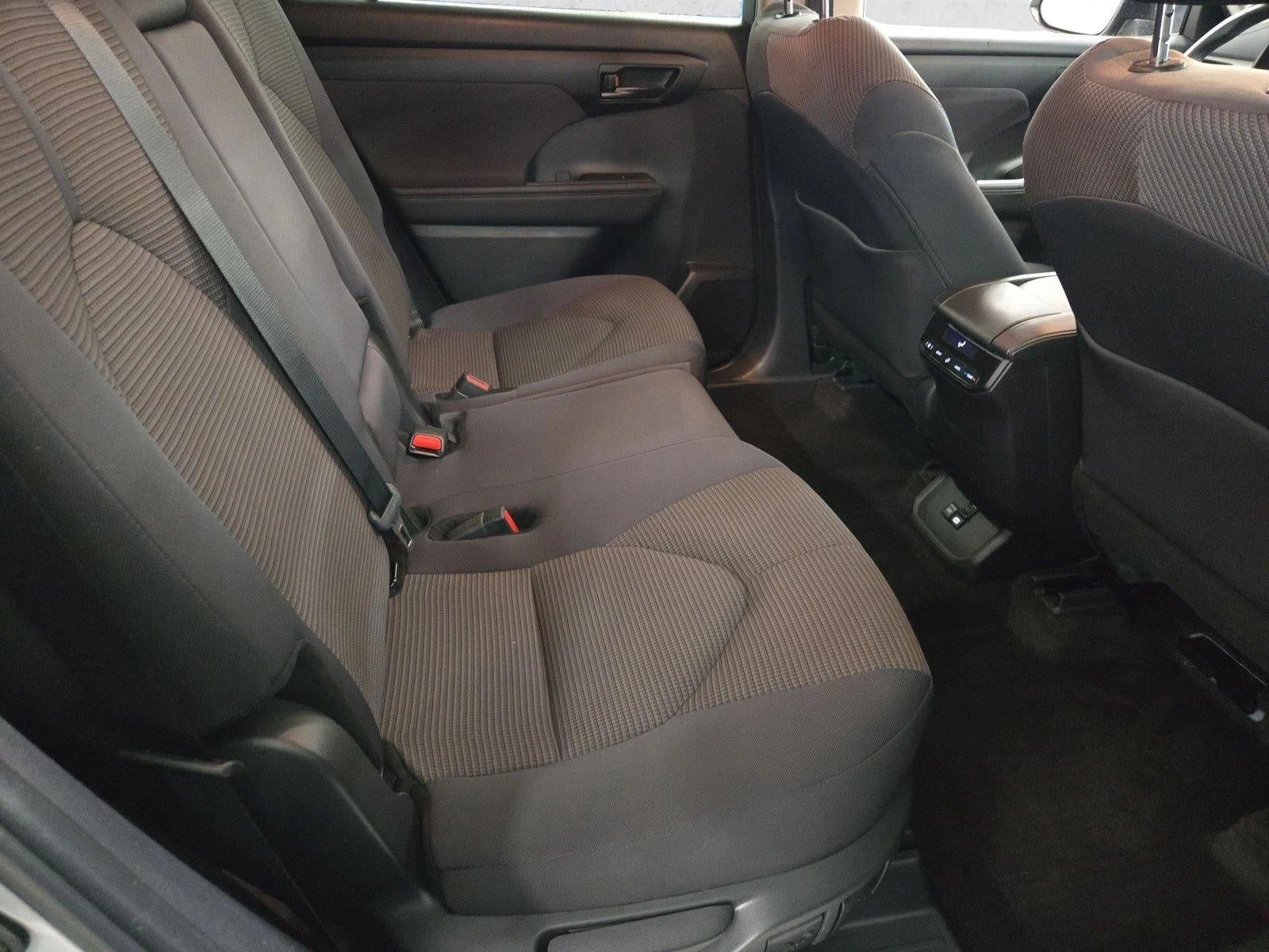 2024 Toyota Highlander LE FWD (Natl)