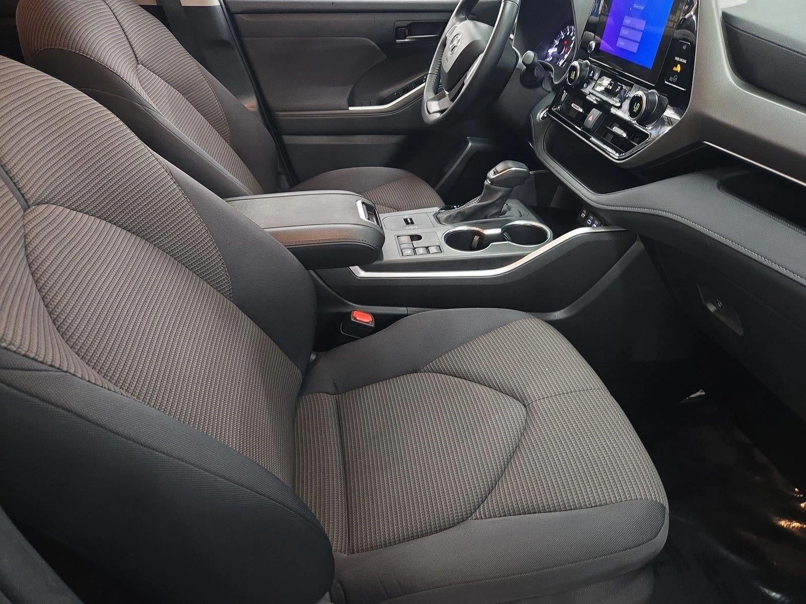 2024 Toyota Highlander LE FWD (Natl)
