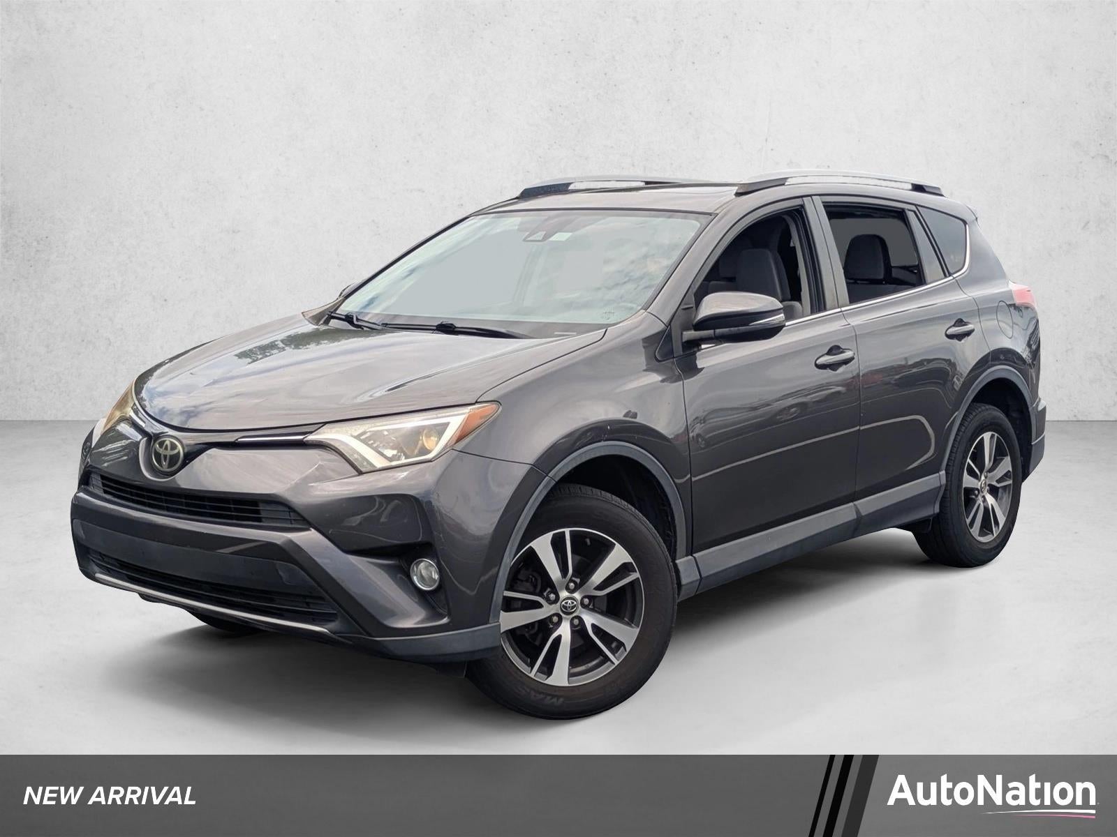 2017 Toyota RAV4 XLE FWD (GS)