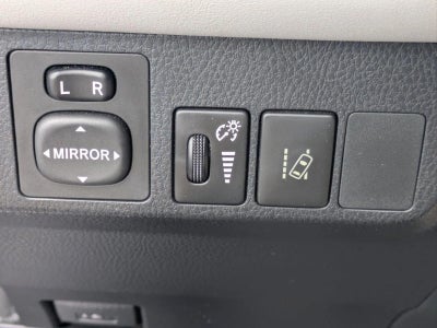 2017 Toyota RAV4 XLE FWD (GS)