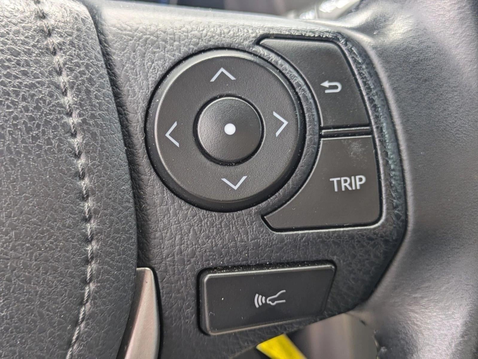 2017 Toyota RAV4 XLE FWD (GS)