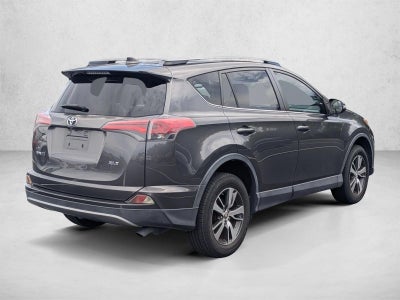 2017 Toyota RAV4 XLE FWD (GS)