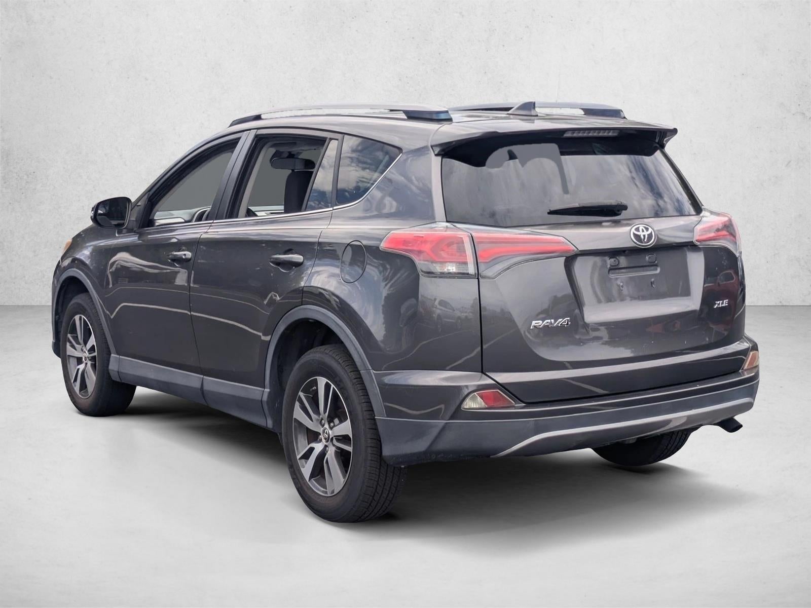 2017 Toyota RAV4 XLE FWD (GS)
