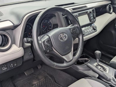2017 Toyota RAV4 XLE FWD (GS)