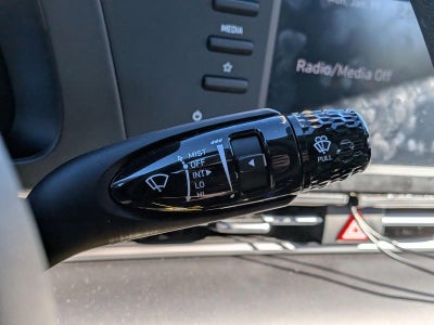 2024 Hyundai ELANTRA SE IVT