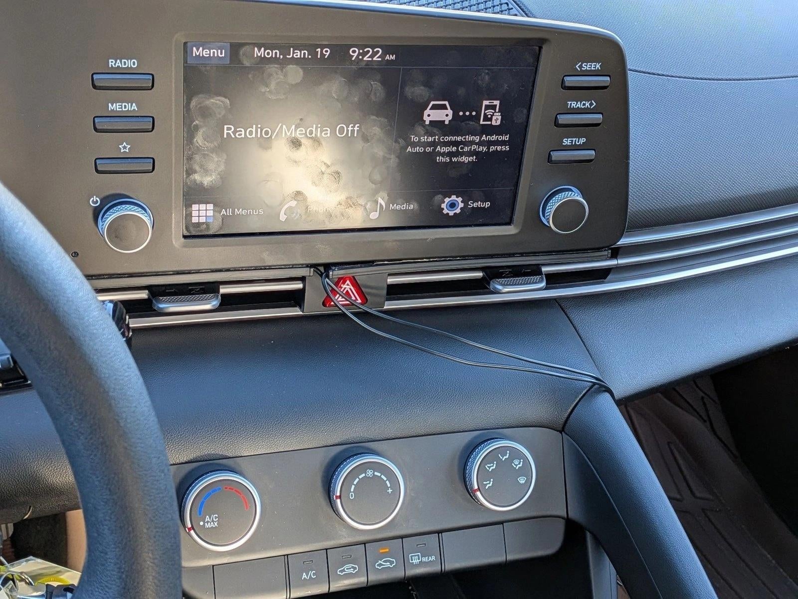 2024 Hyundai ELANTRA SE IVT