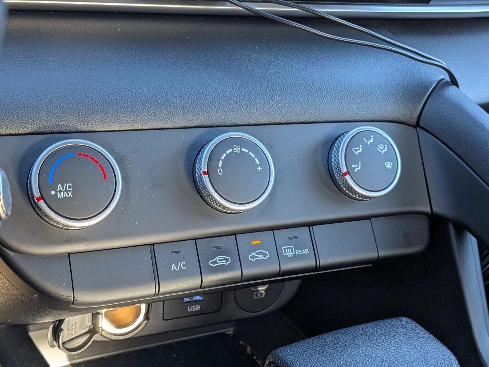 2024 Hyundai ELANTRA SE IVT