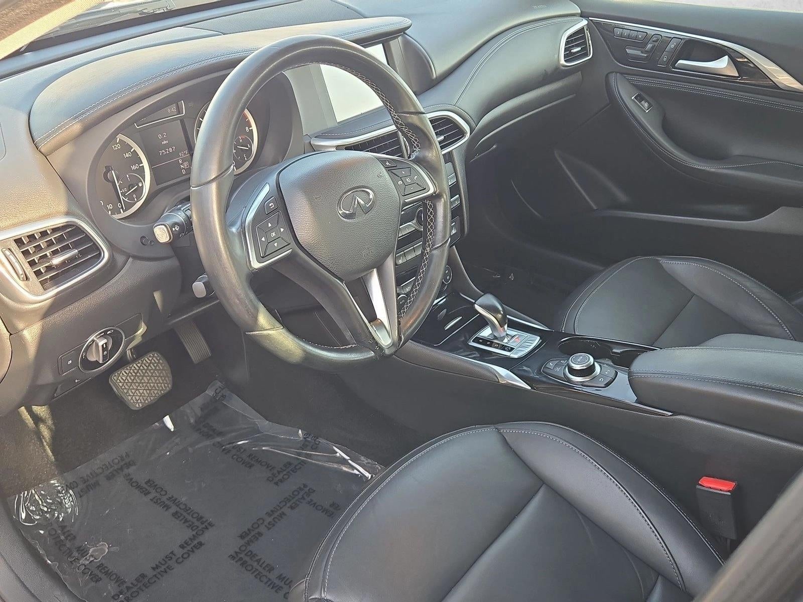 2017 INFINITI QX30 Luxury FWD