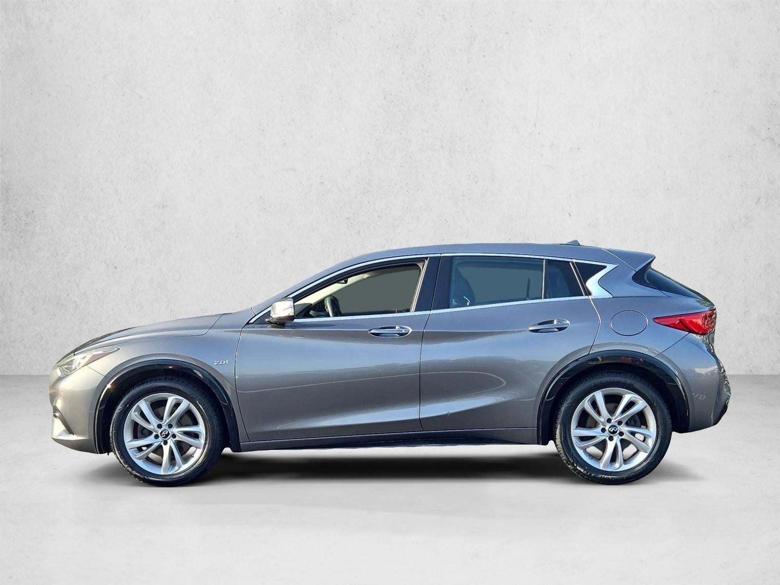 2017 INFINITI QX30 Luxury FWD
