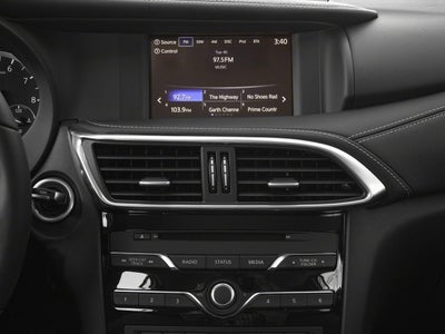 2017 INFINITI QX30 Luxury FWD