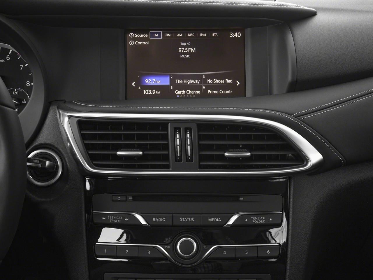 2017 INFINITI QX30 Luxury FWD