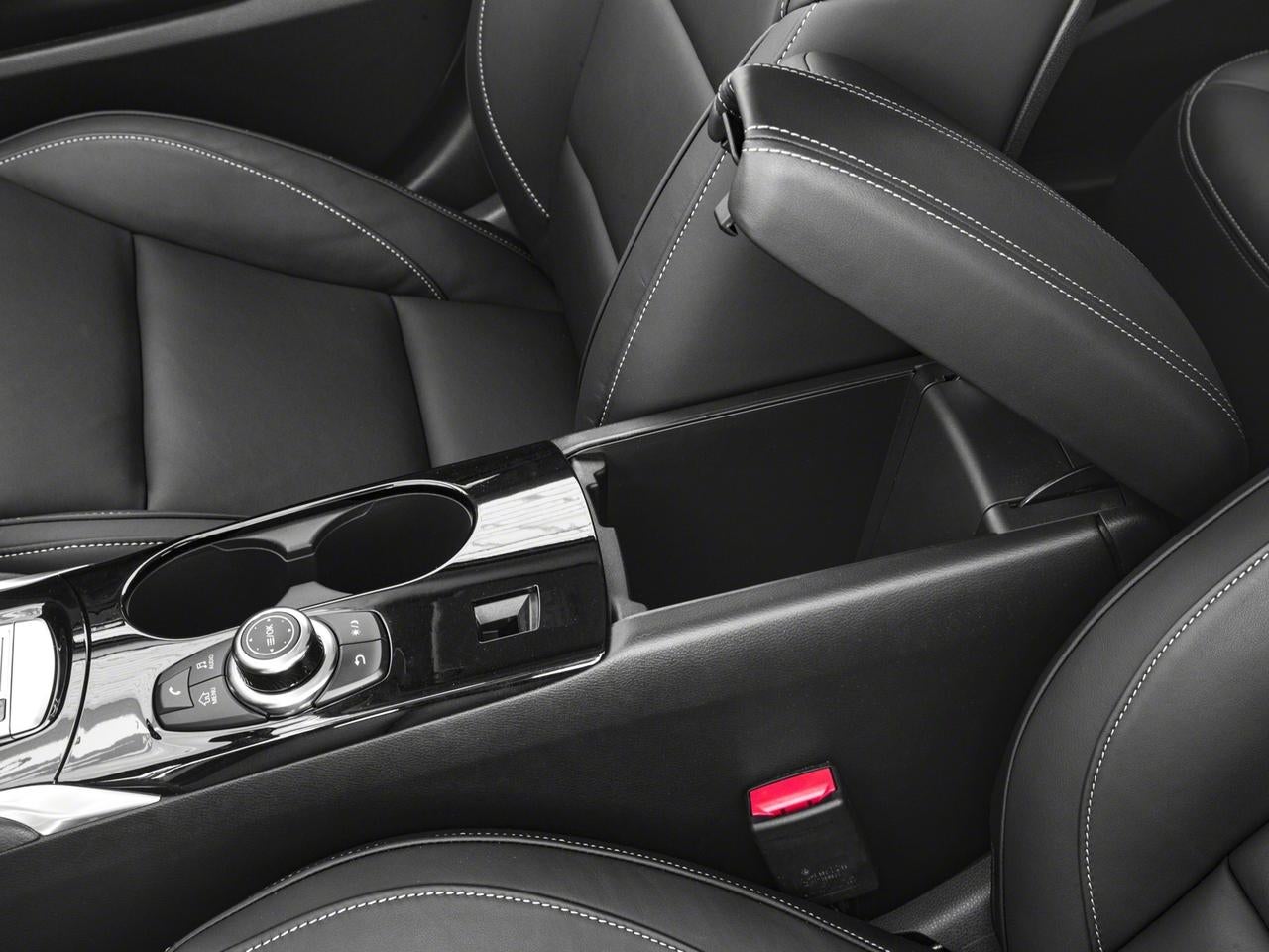 2017 INFINITI QX30 Luxury FWD