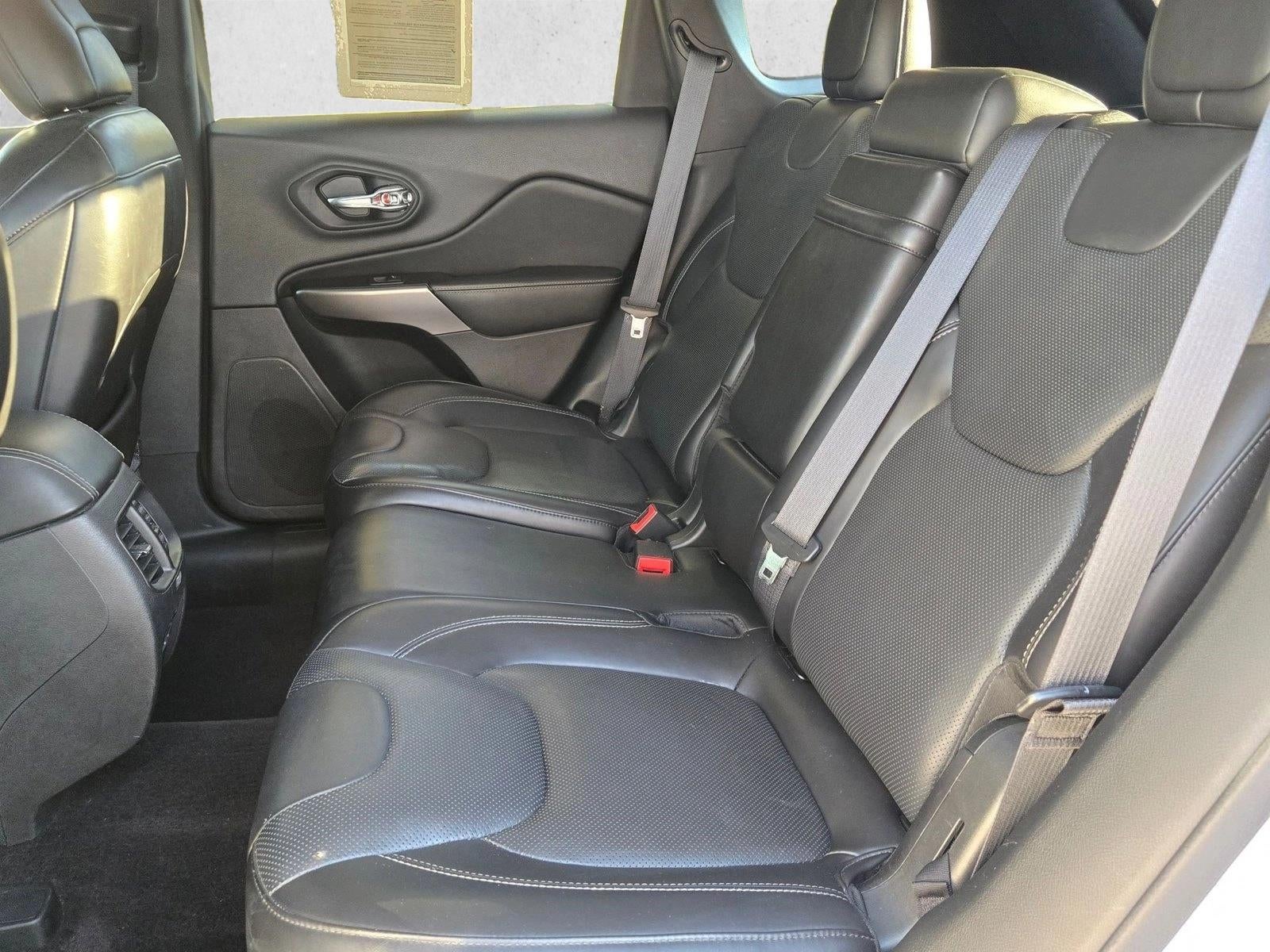 2019 Jeep Cherokee Overland FWD